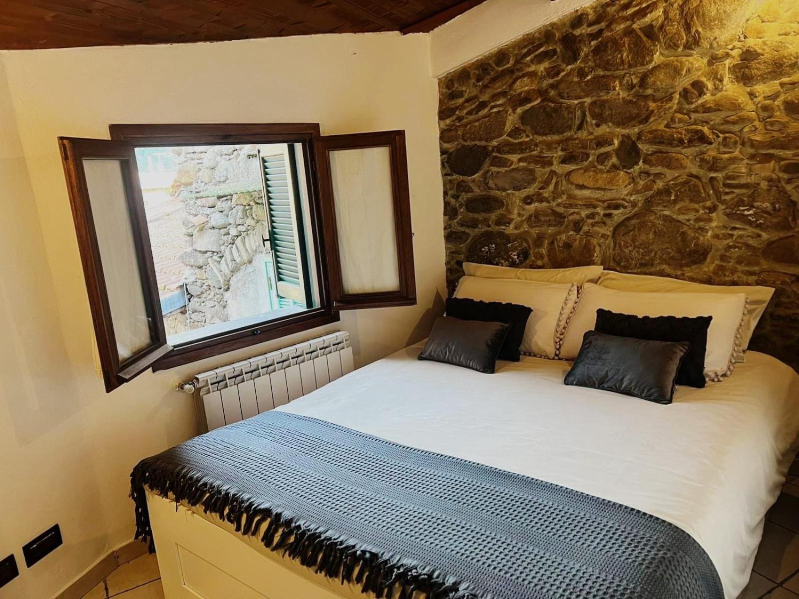 Casa Ale Apartment Dolceacqua Bagian luar foto